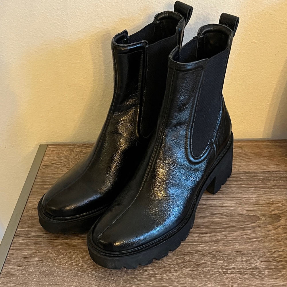 Dolce Vita Hawk H2O Patent Black boots size 7.5